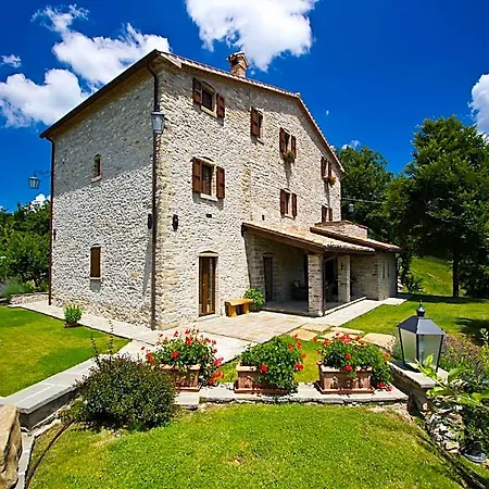 Belvilla By Oyo La Rocca Estate 3* Apecchio